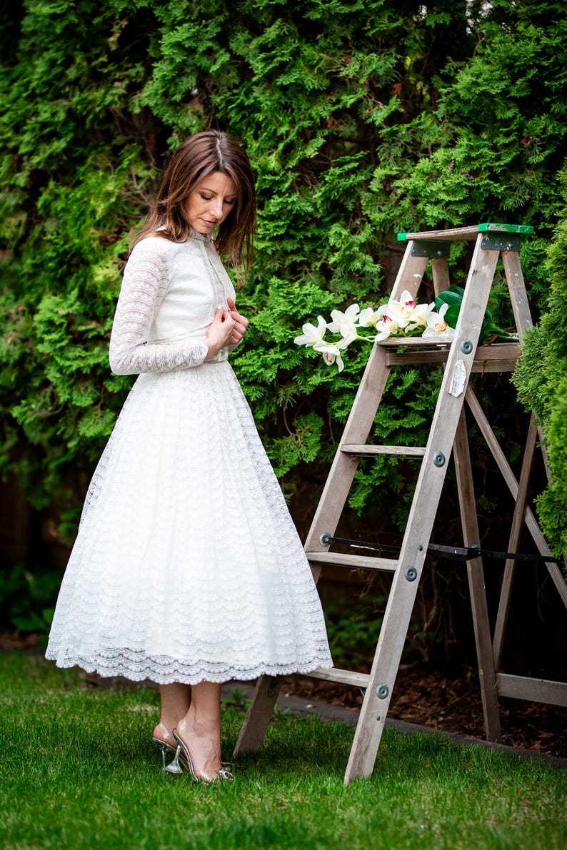 Tea-length lace dress